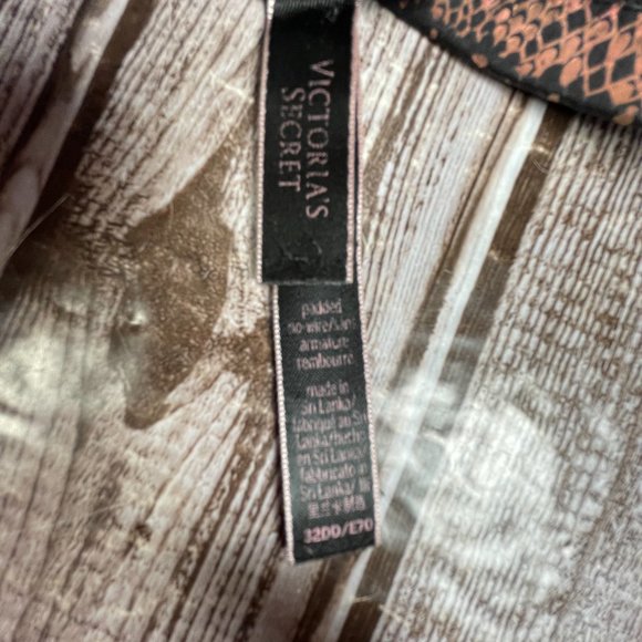 VICTORIA'S SECRET Women's 32DD Padded No Wire Snakeskin Metallic Adjustable Bra - Picture 4 of 5